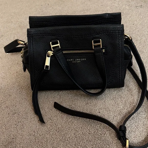 Marc Jacobs | Bags | Marc Jacobs Black Crossbody Bag With  display picture 3